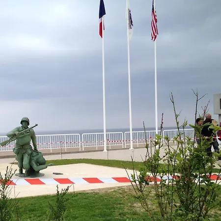 Marie * Saint-Laurent-sur-Mer